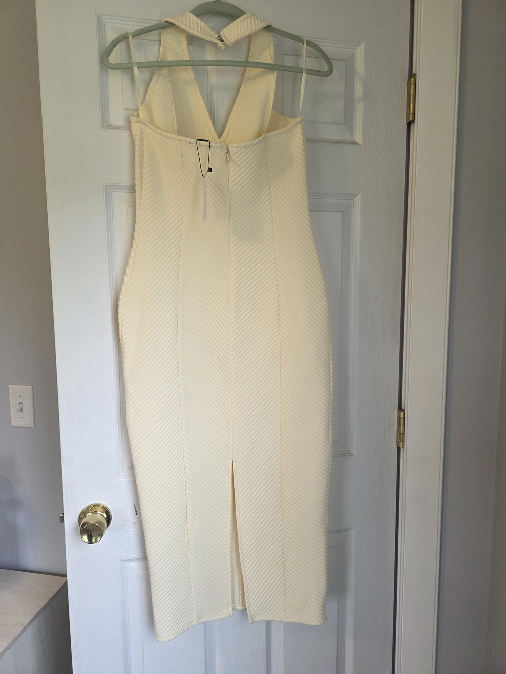 Karen Millen Cream Textured V-Neck Midi Dress - Picture 2 of 4